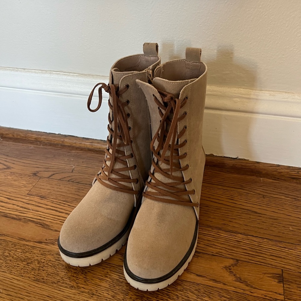 VICI Danny Lace Up Heeled Boot!